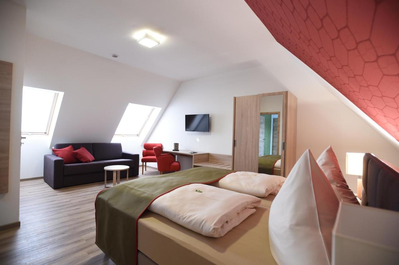 Hotel Neue Hoehe Klingenberg Exteriér fotografie